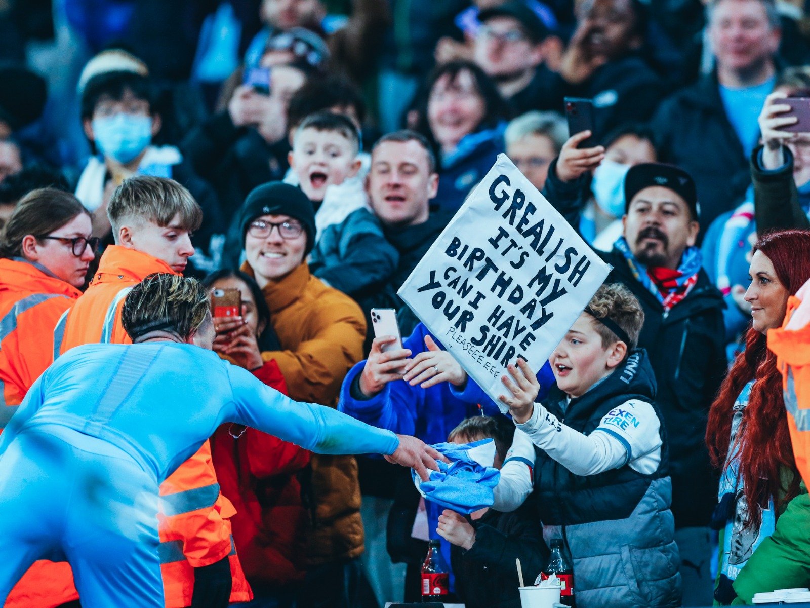 客流量激增 客流量激增